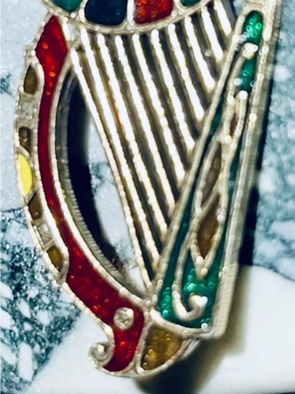 Musical 🪉 Harp Brooch Pin Celtic Green/Red/Blue/Yellow/Brown ‘Miracle’ Lo’